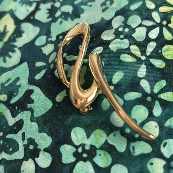 Gold Brooch - Picture 3 of 4